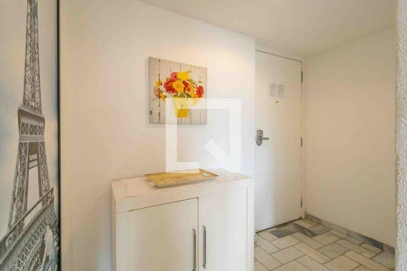 Furnished 50 m² apartment with 2 bedrooms and parking — photo 27