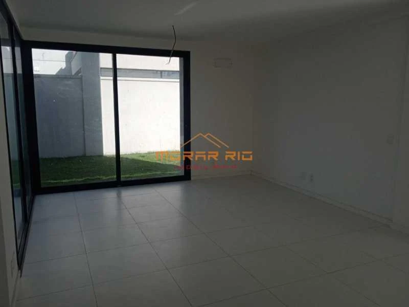 House, 367 m², with floor-to-ceiling windows — photo 20
