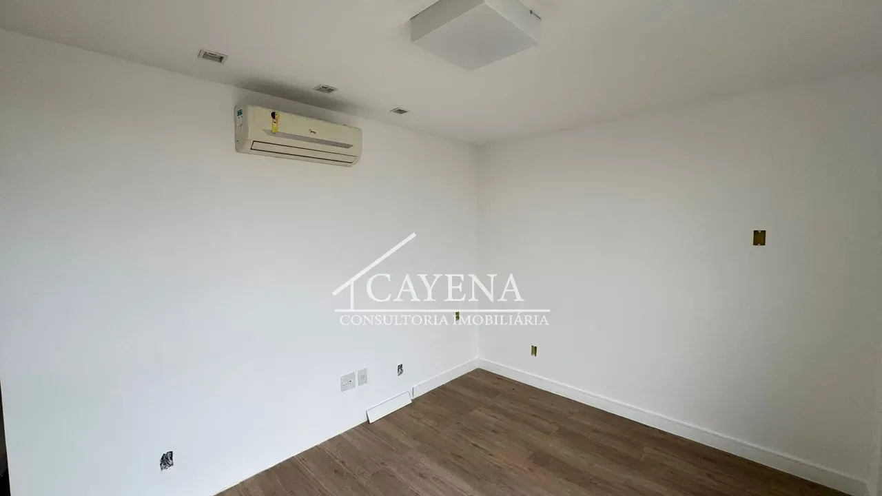 Apartment with 3 bedrooms and a closed kitchen — photo 10