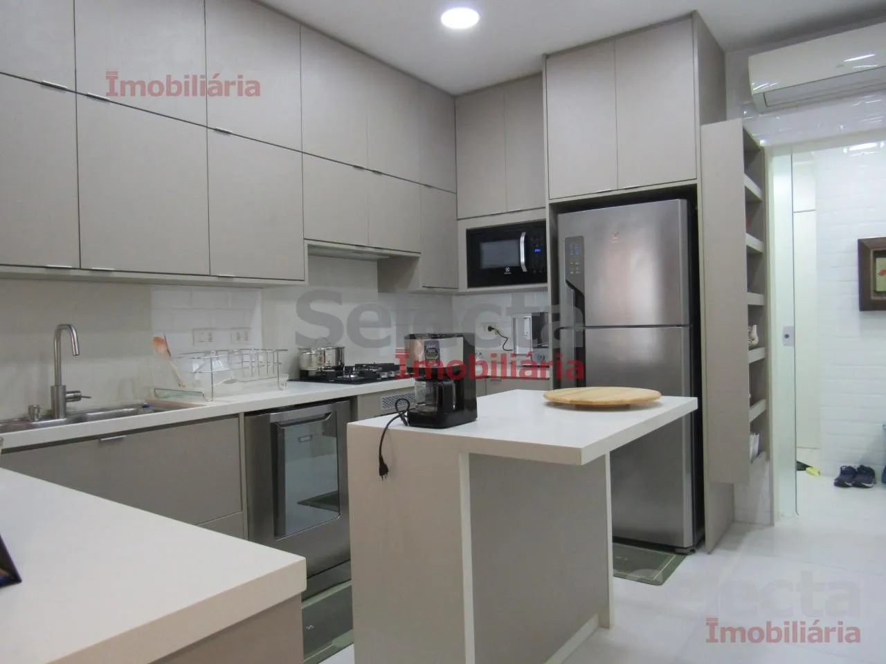 Apartment with 3 bedrooms and a closed kitchen — photo 31