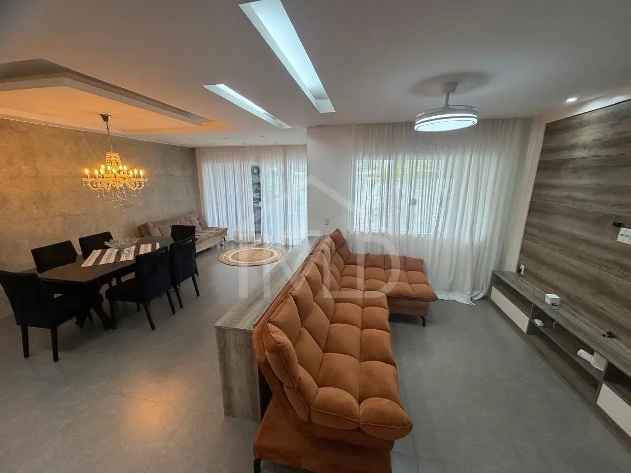 Unfurnished house with 4 bedrooms and 5 baths — photo 40