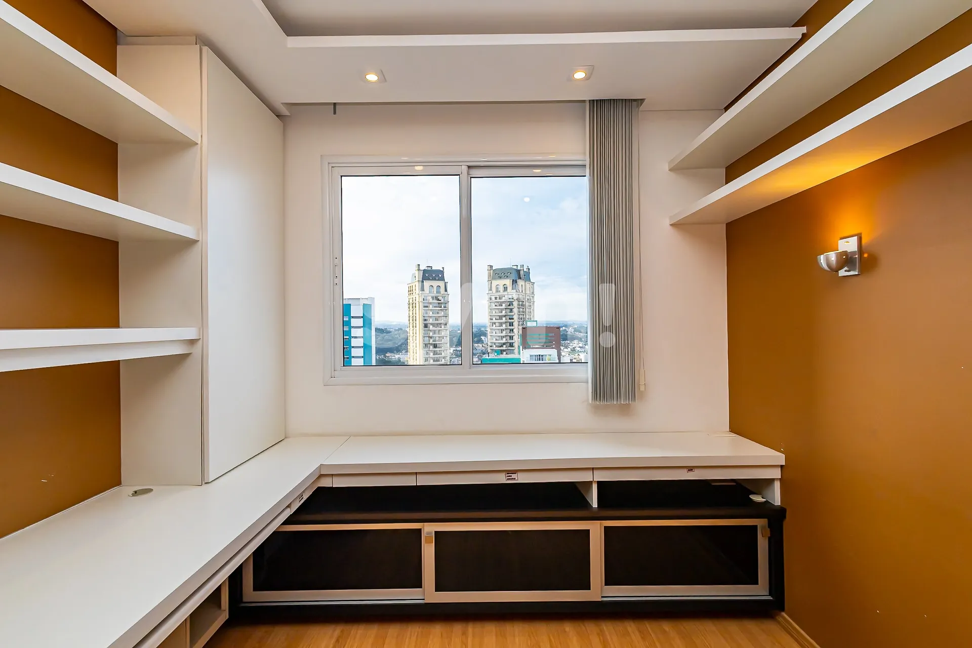 3-bedroom apartment with private BBQ on balcony — photo 20