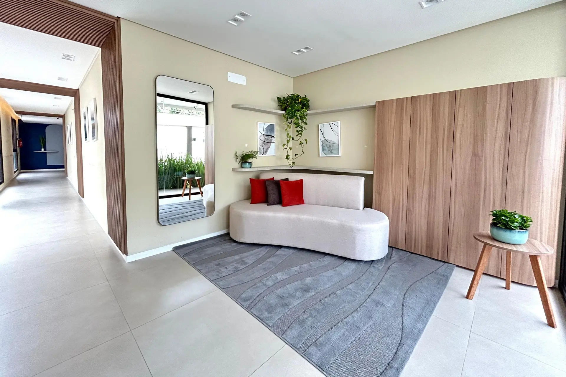 One-bedroom apartment in a building with a pool — photo 25
