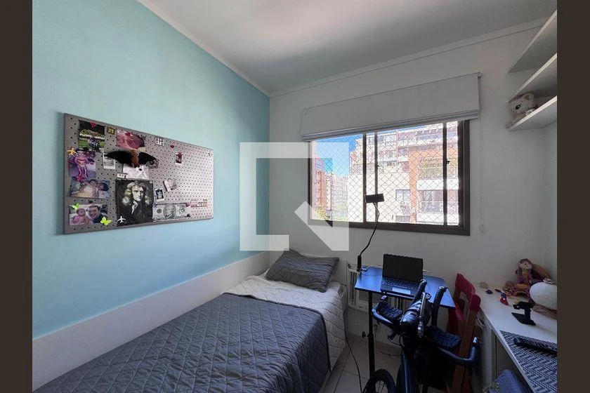 Rental apartment with 3 bedrooms and 211 m² — photo 38