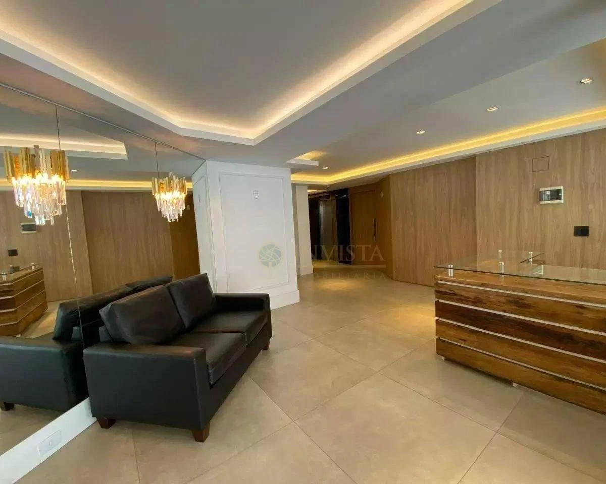 Furnished apartment, 107 m², with a glass-enclosed balcony — photo 3