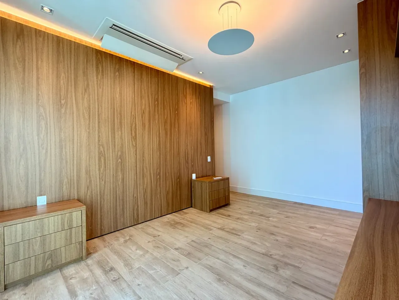 266 m² apartment with 3 bedrooms and an open kitchen — photo 14