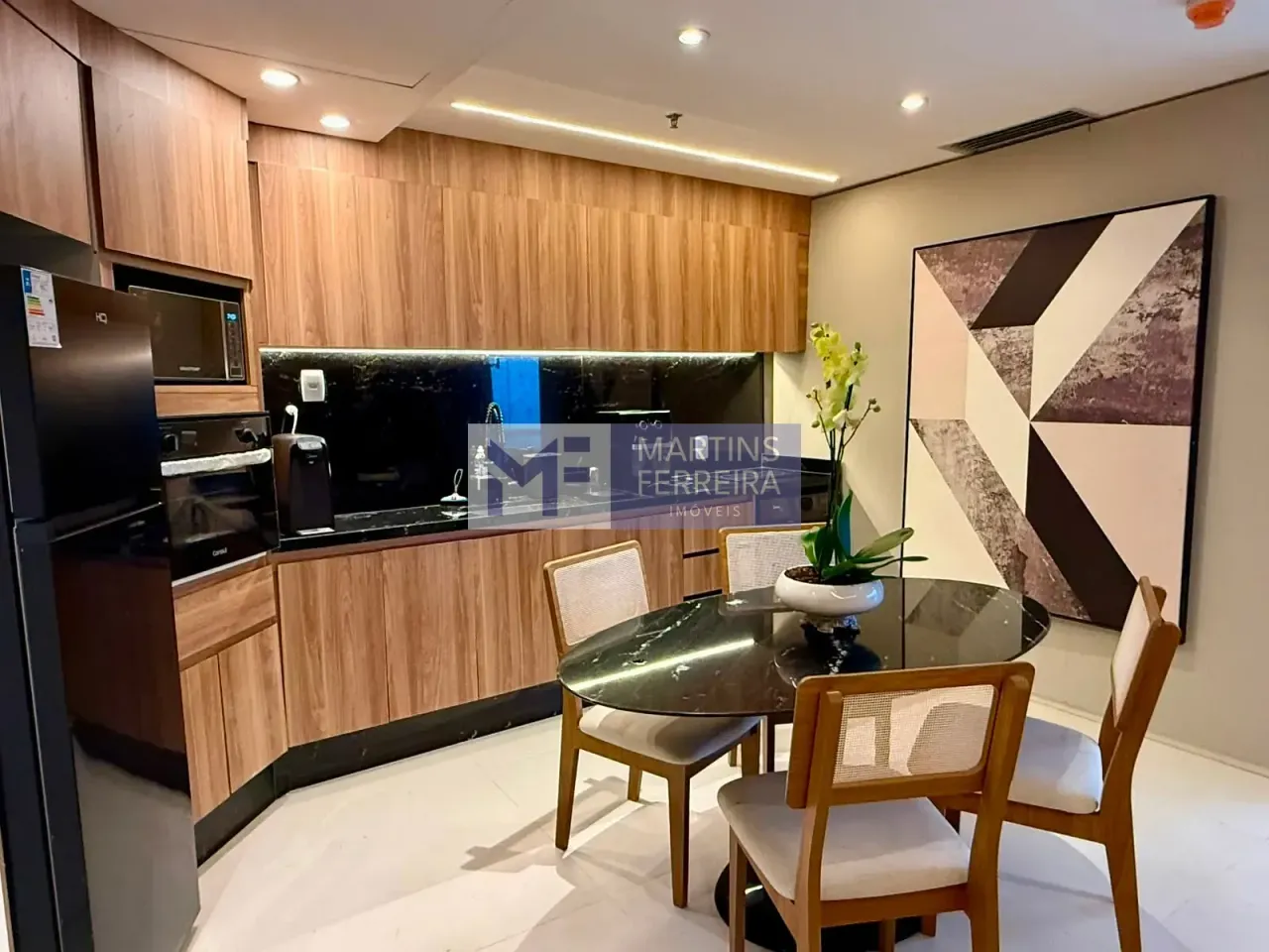 Furnished studio with balcony and open-plan kitchen — photo 5