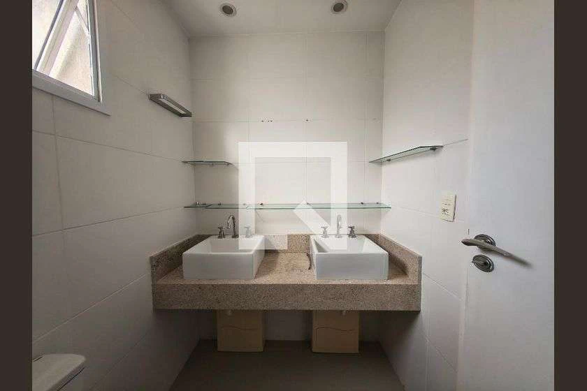 Apartment with 4 en-suite bedrooms and 156 m² — photo 15