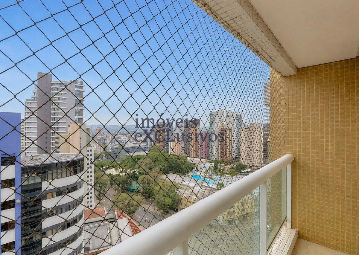 Furnished 240 m² apartment with 3 en-suites — photo 20