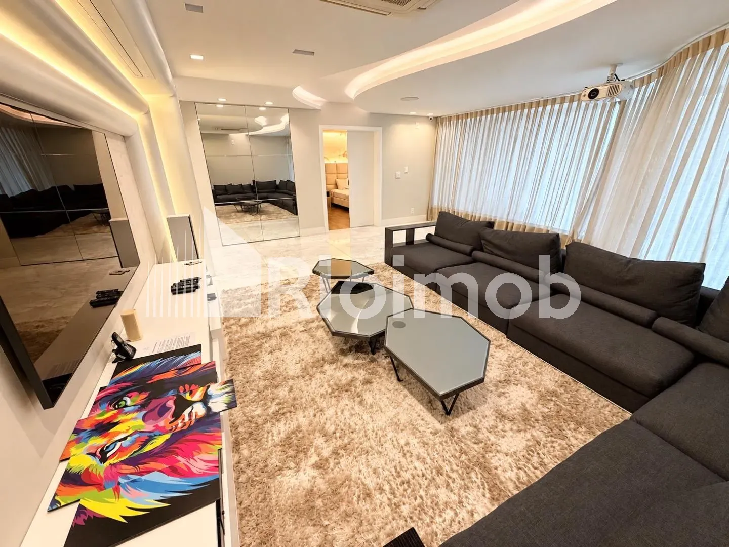 Ванна та 5 спалень: будинок 889 м² — photo 30