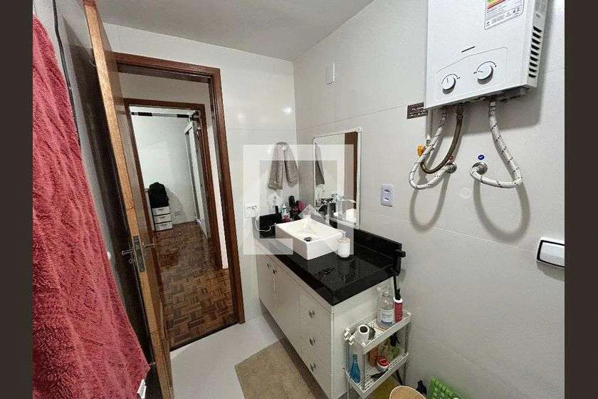Apartamento mobiliado com roupeiros e 2 quartos — photo 2