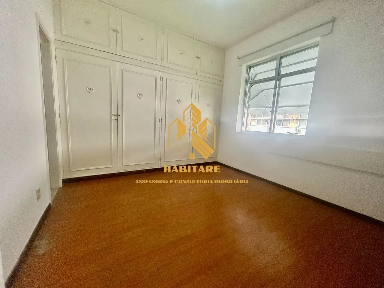 Apartment on the 7th floor with wood or laminate floors — photo 5