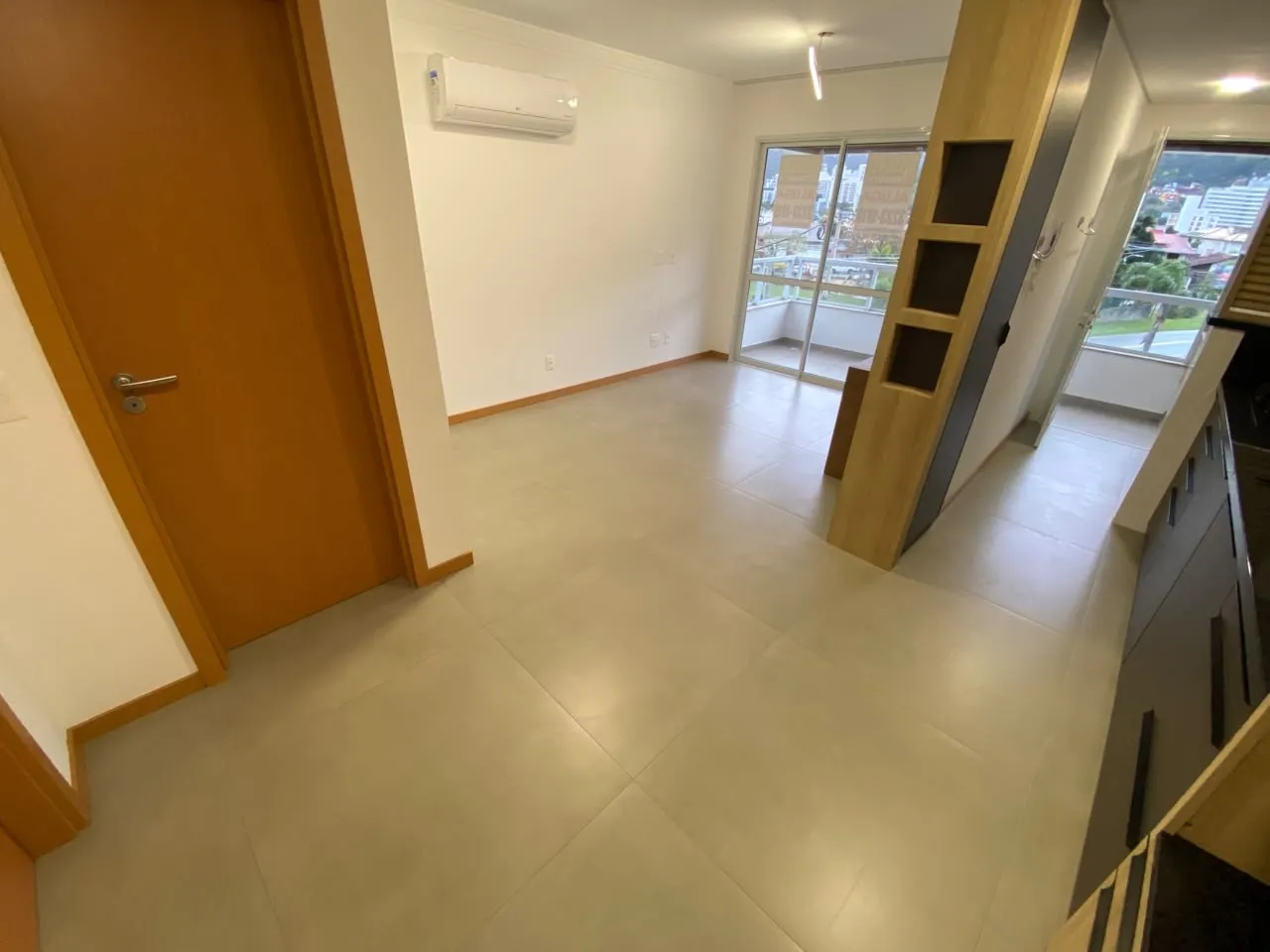 Apartamento amueblado de 1 dormitorio con balcón