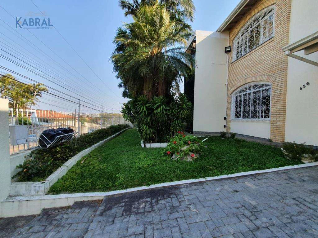 Rental house with 6 bedrooms and a private garden — photo 3