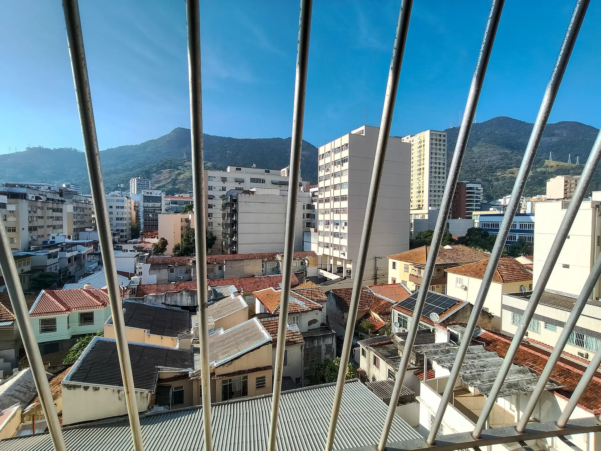 Furnished 4-bedroom apartment with 3 bathrooms — photo 44