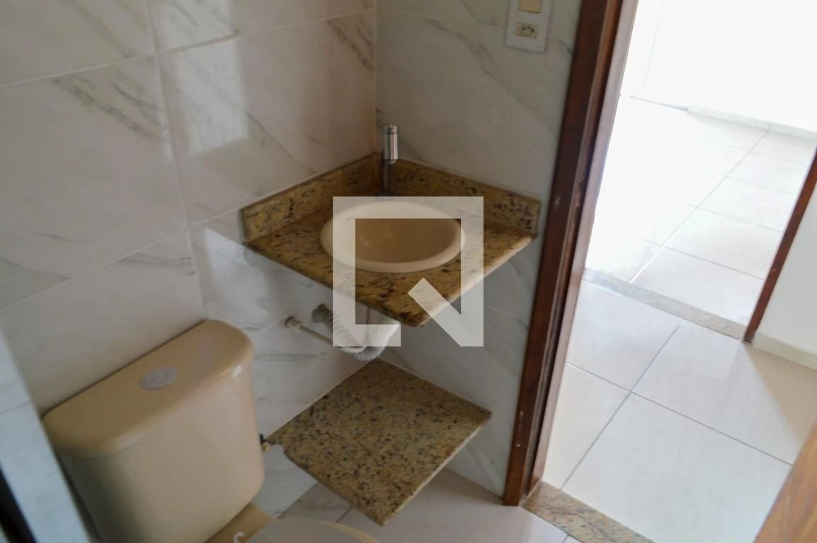 Condominium house with 2 bedrooms and a glass shower — photo 15