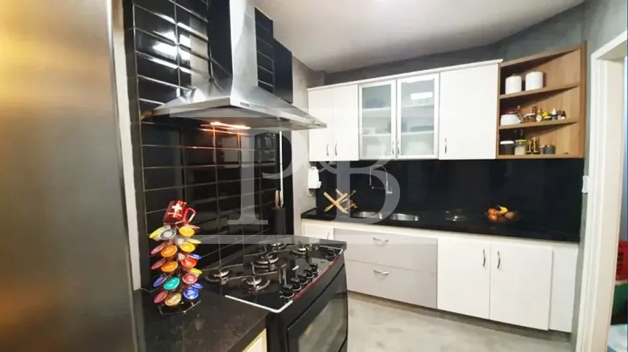 Furnished 2-bedroom apartment with open-plan gas kitchen — photo 6