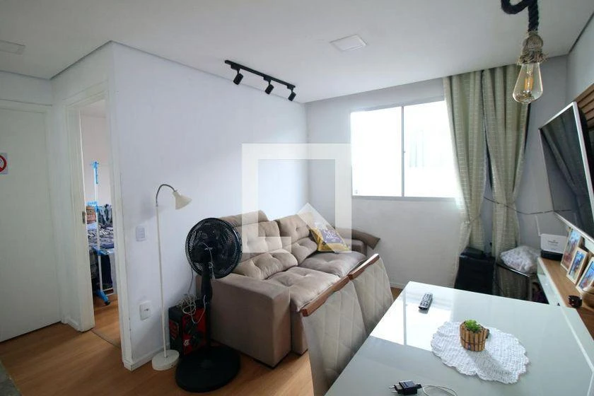 2-bedroom apartment in a building with a gym — photo 12