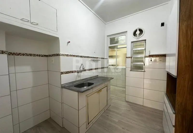 2-bedroom apartment with 1 bathroom, no parking — photo 2