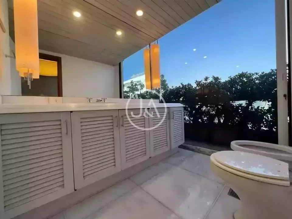 Water view in a 4-bedroom apartment, 838 m² — photo 33