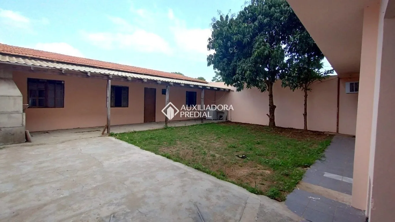 200 m² house with a bathtub and a glass-enclosed balcony — photo 26