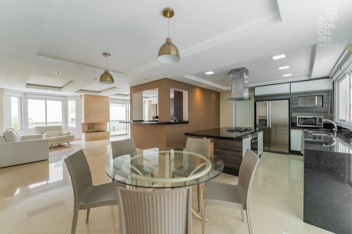 4-bedroom house with floor-to-ceiling windows in Curitiba — photo 18
