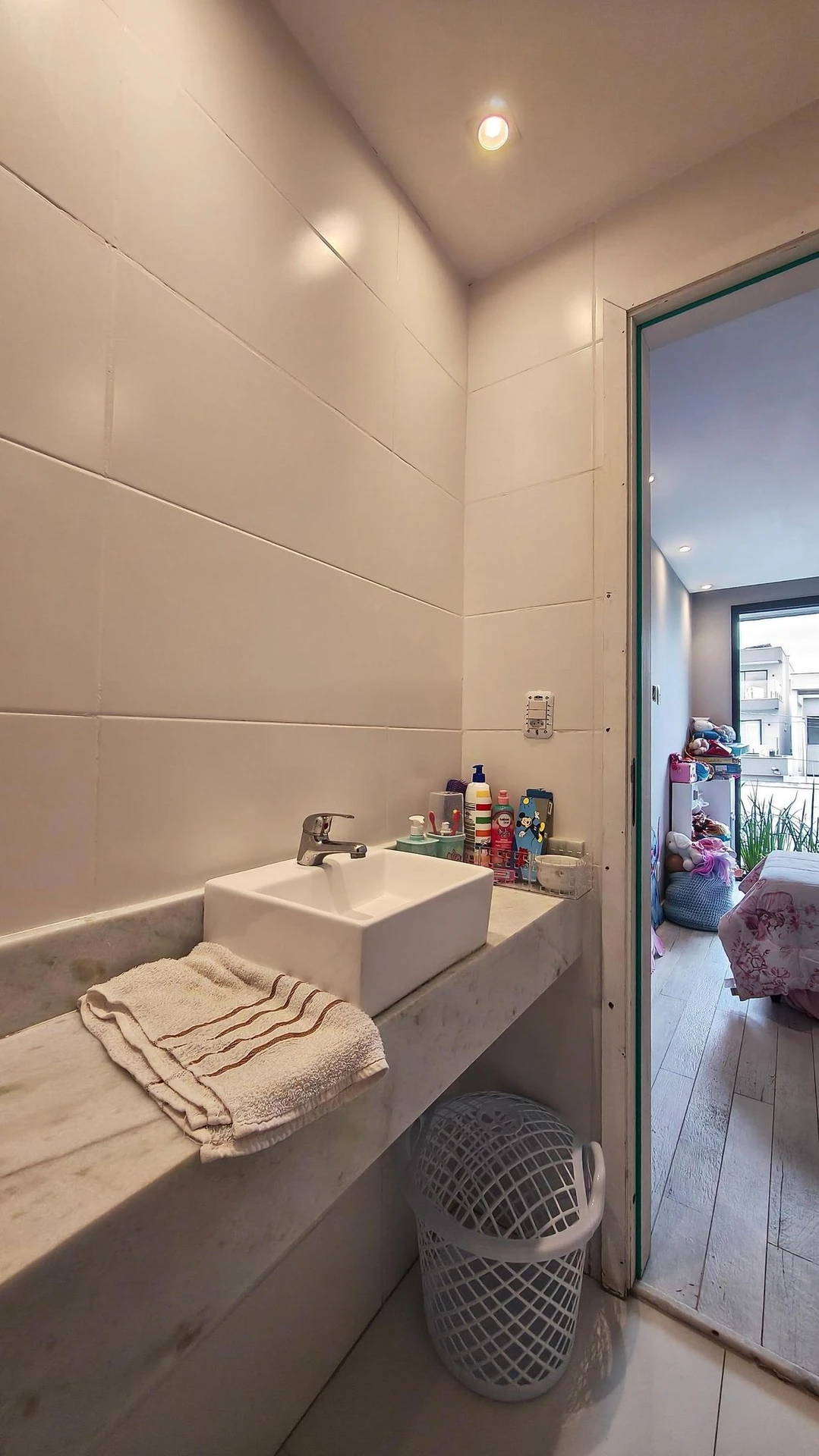 Jacuzzi in a 5-bedroom house, 350 m² — photo 6