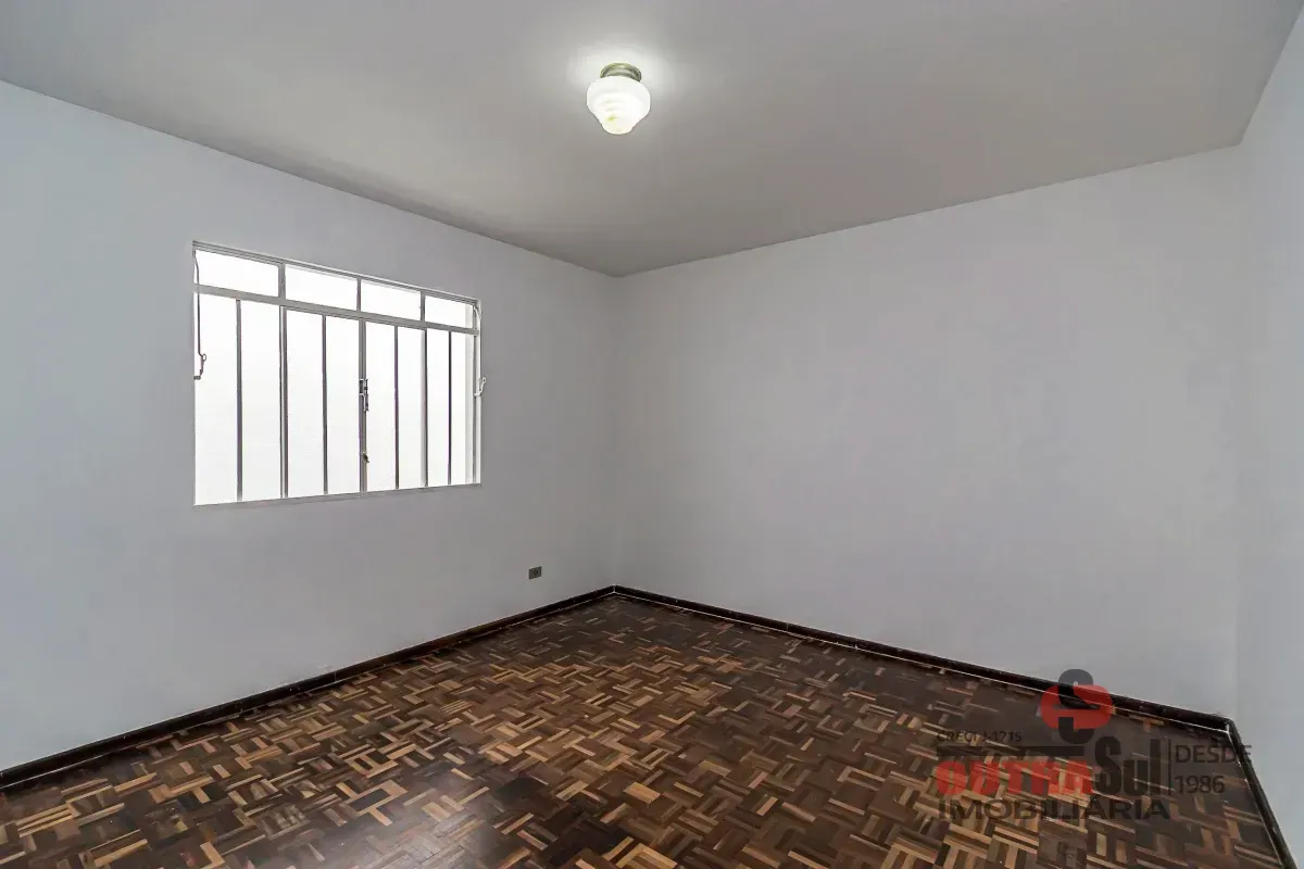 Casa, 215 m², com piso de madeira ou laminado — photo 24