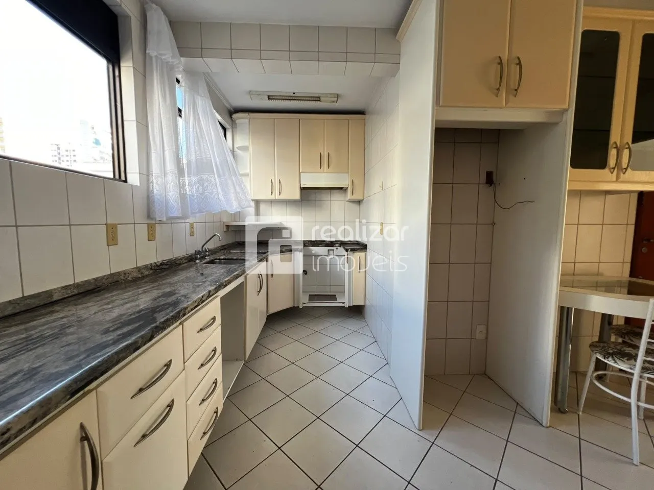3-bedroom apartment with a home office in Florianópolis — photo 11