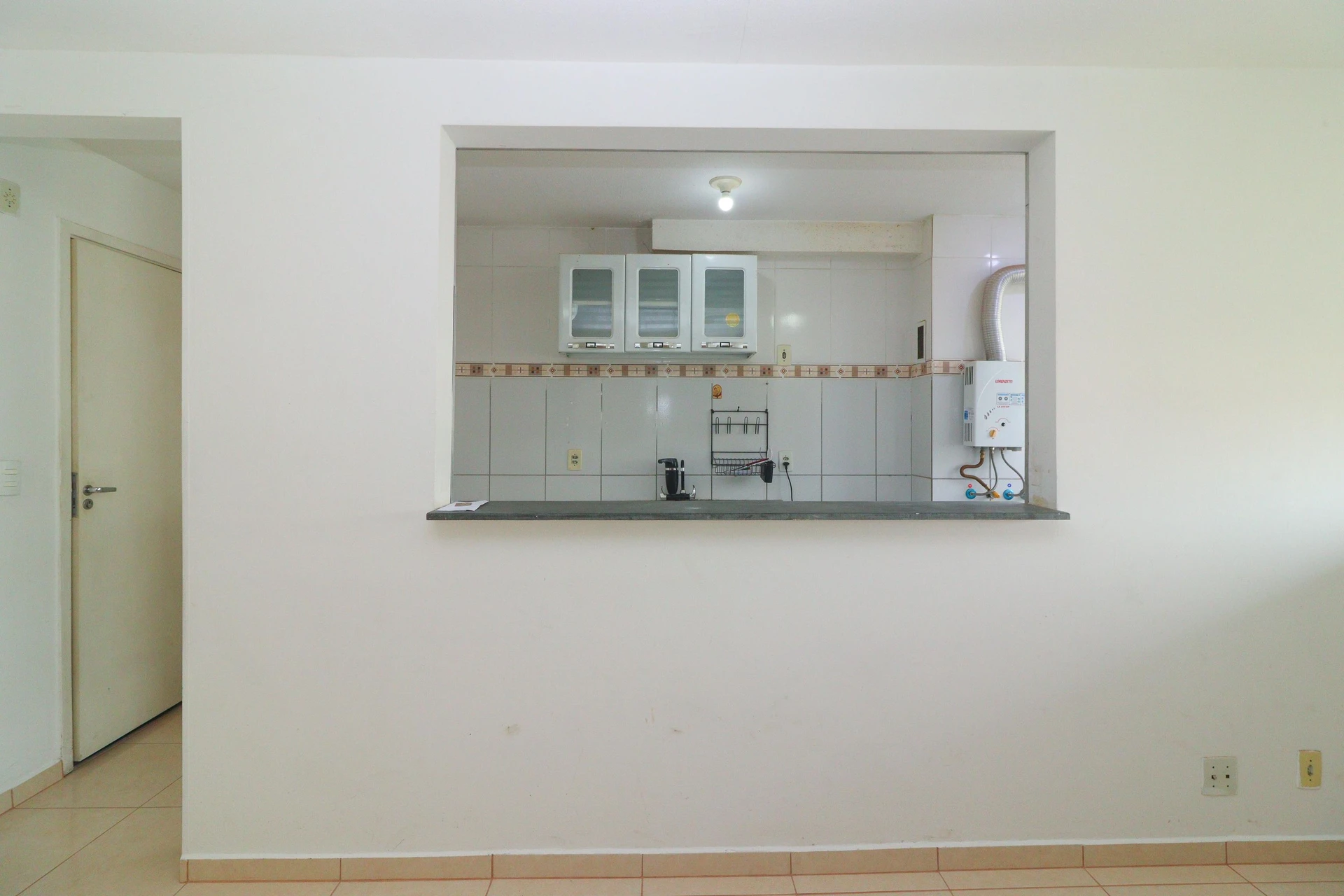 2-bedroom apartment in a building with a gym — photo 2