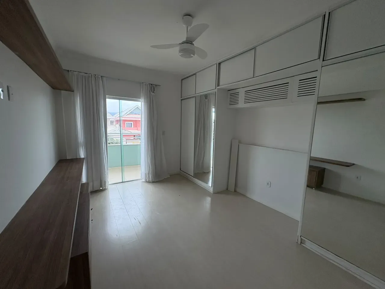 Casa de 4 quartos com espaço de home office — photo 3