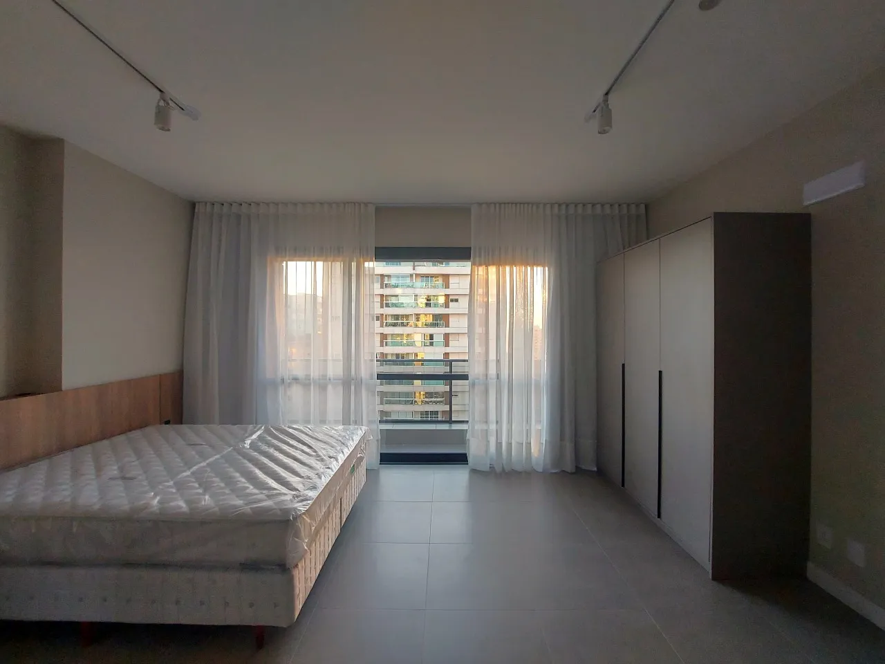 Apartamento mobiliado com 1 quarto e 87 m² no 10º andar — photo 26
