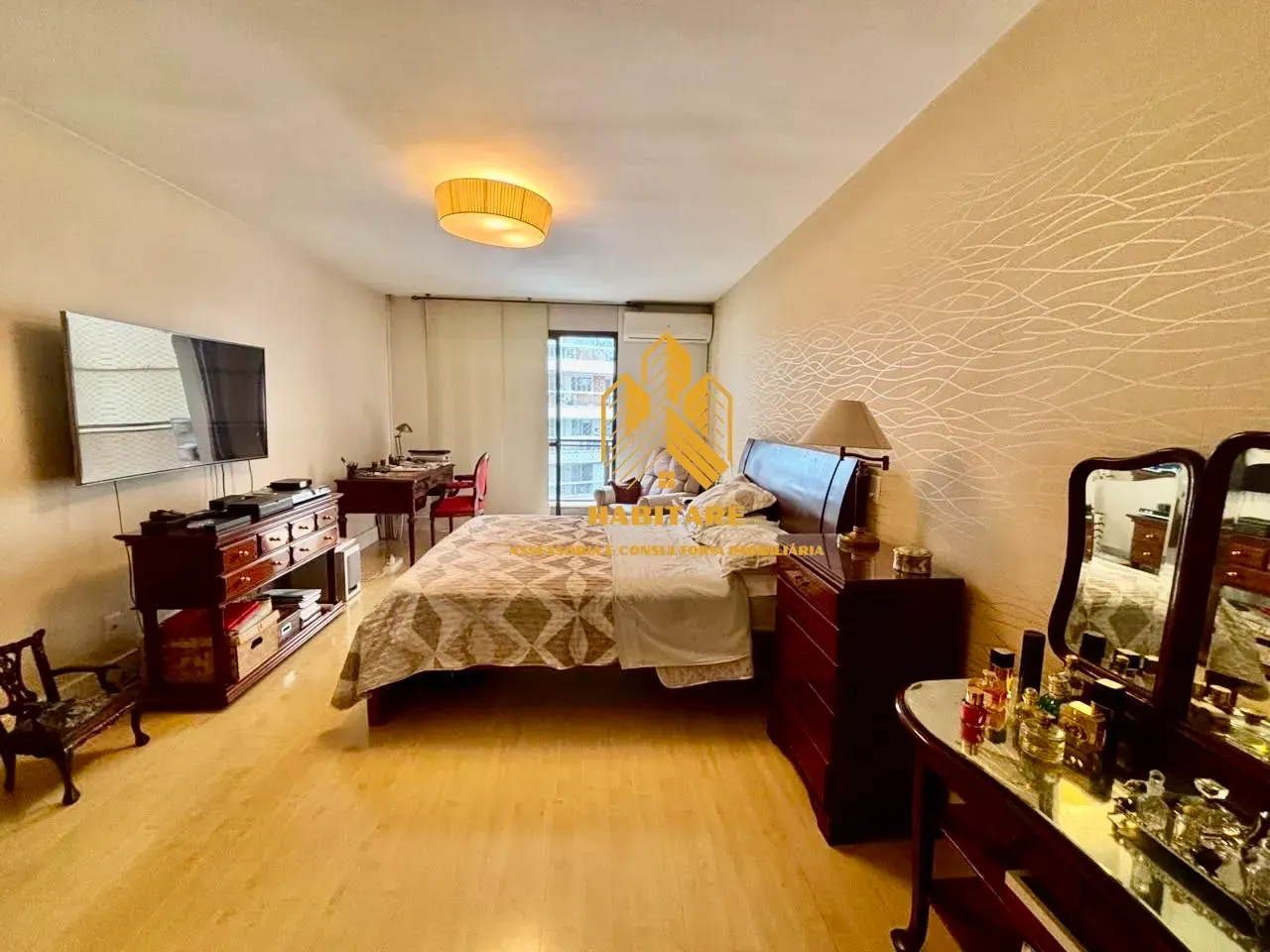 Furnished 3-bedroom apartment with 275 m² on the 4th floor — photo 24