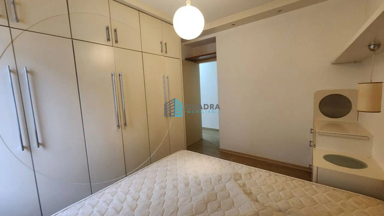 Departamento con piso de madera o laminado en Florianópolis — photo 12