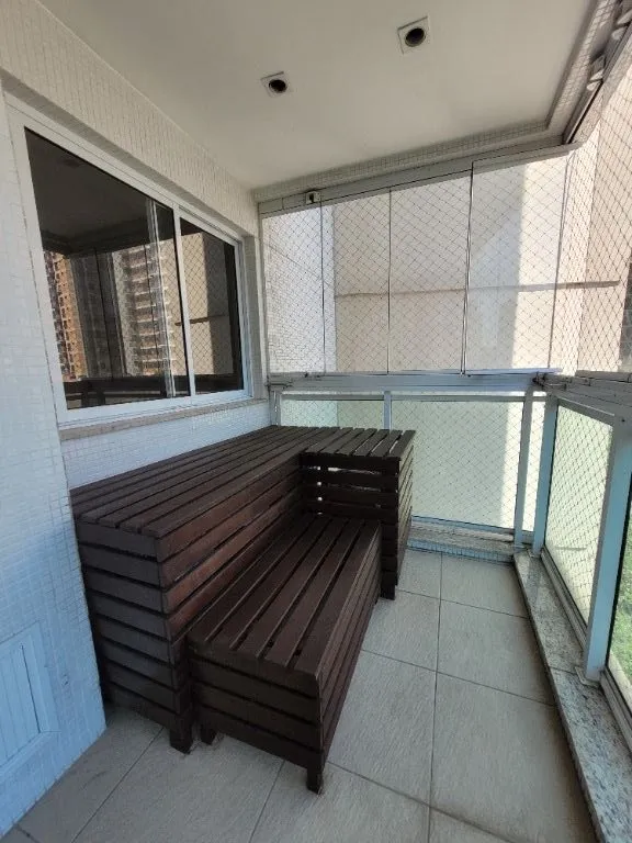 Glass-enclosed balcony in a 3-bedroom apartment, 108 m² — photo 23