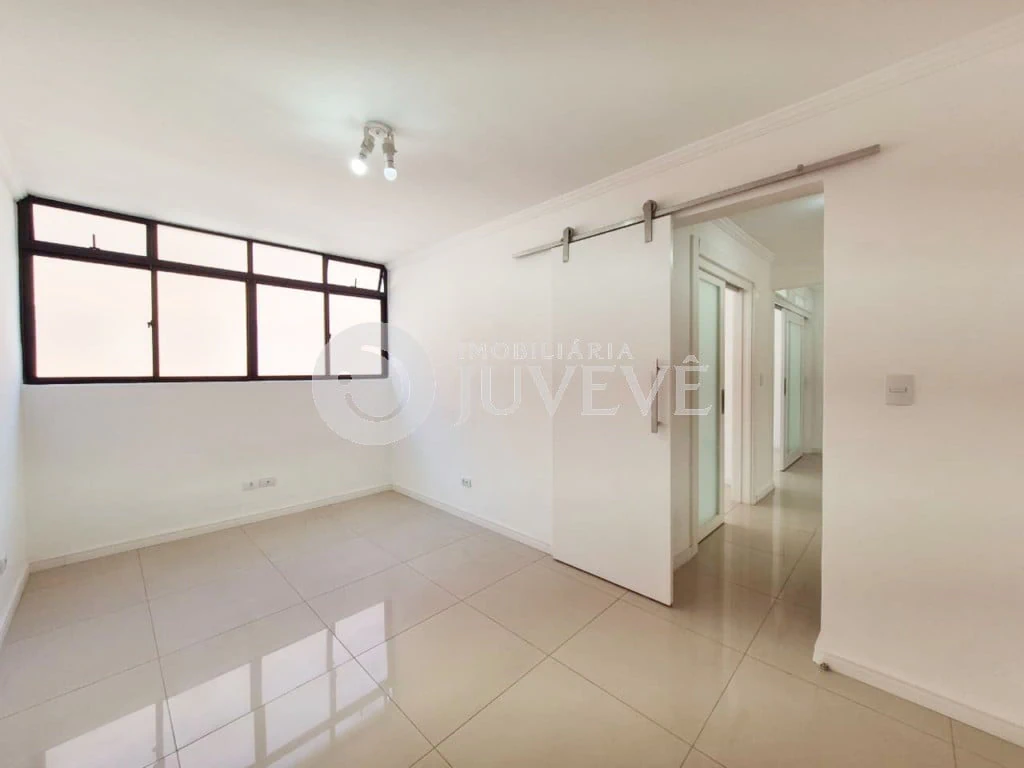 3-bedroom apartment in a building with a pool — photo 2