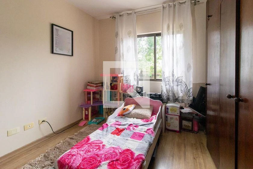3-bedroom house with a bathtub in Curitiba — photo 34