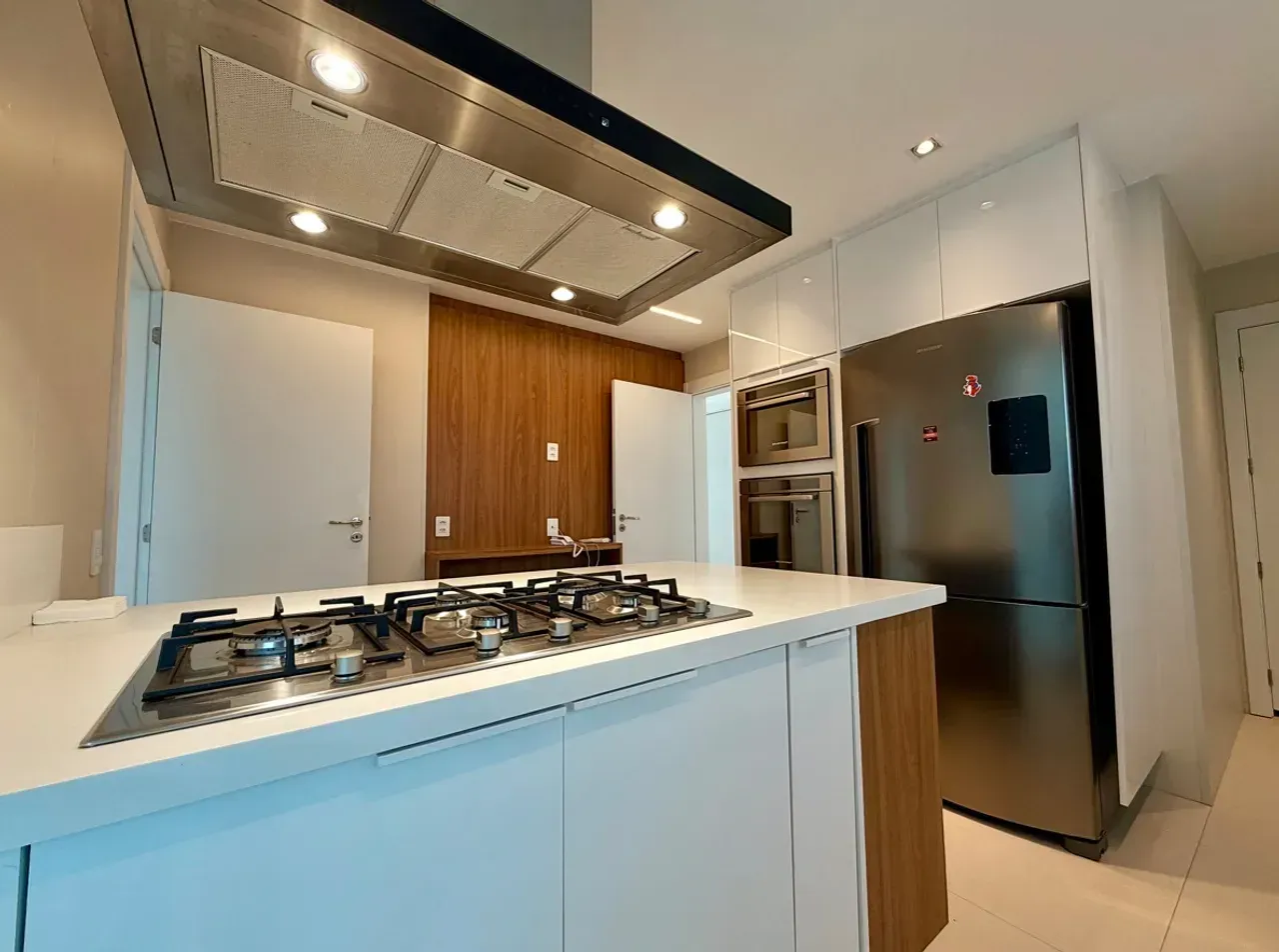 266 m² apartment with 3 bedrooms and an open kitchen — photo 8