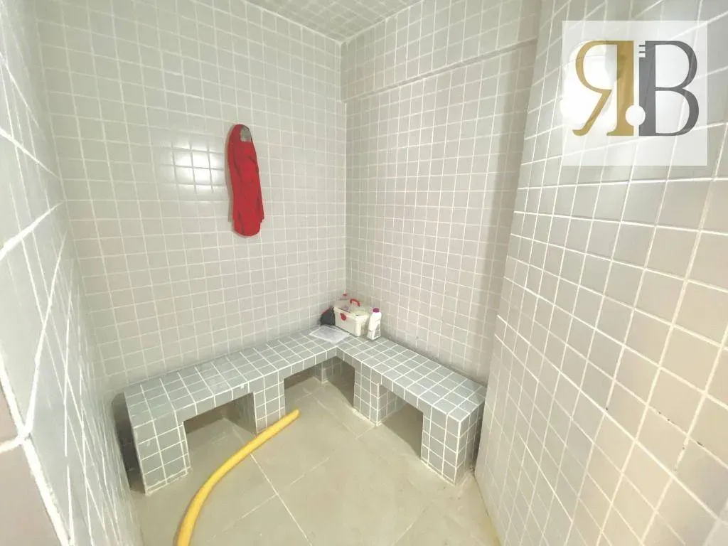 Рабочее место и 4 спальни: квартира 252 м² — photo 57