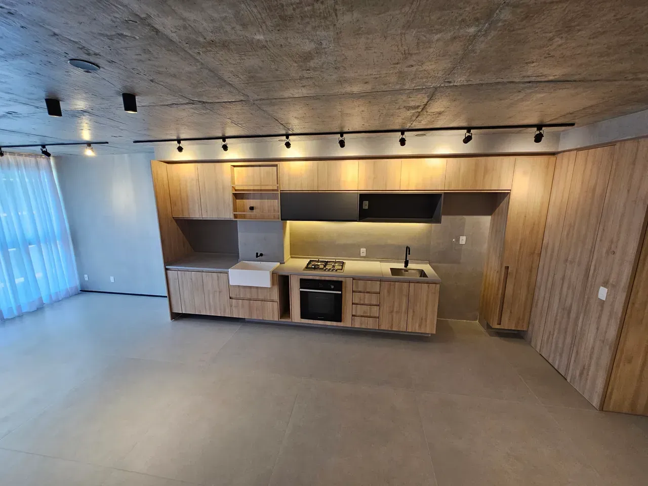 3-bedroom apartment with balcony and open kitchen — photo 15