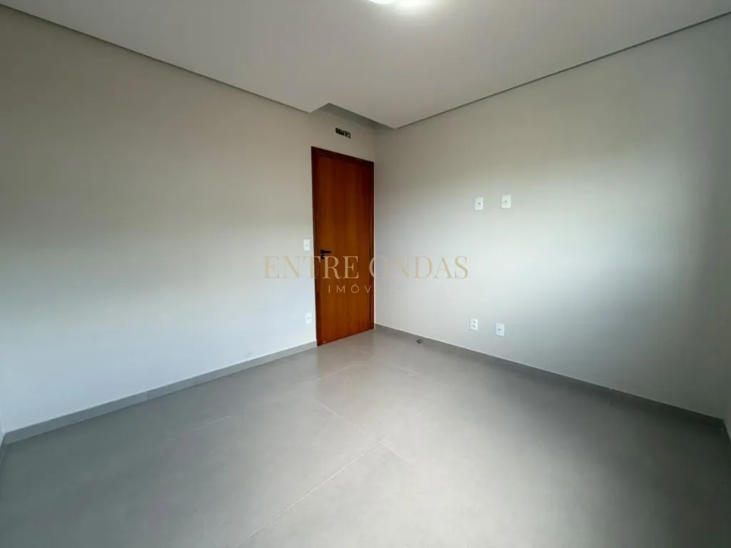 3-bedroom house, 1 with its own bathroom, 202 m² — photo 31