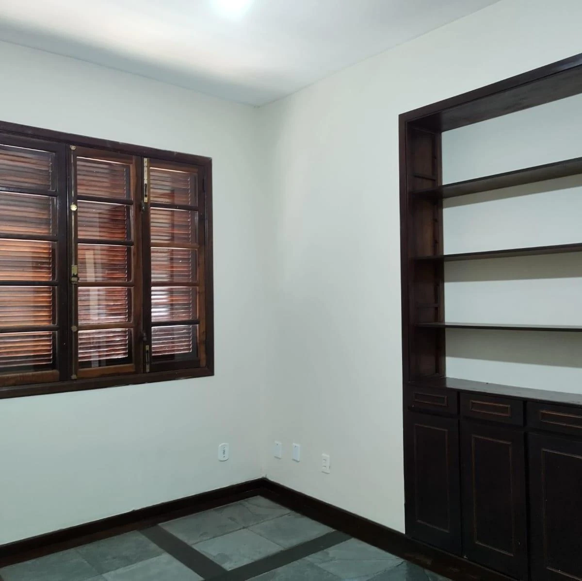 Casa térrea sem mobília com 4 quartos e 6 banheiros — photo 15