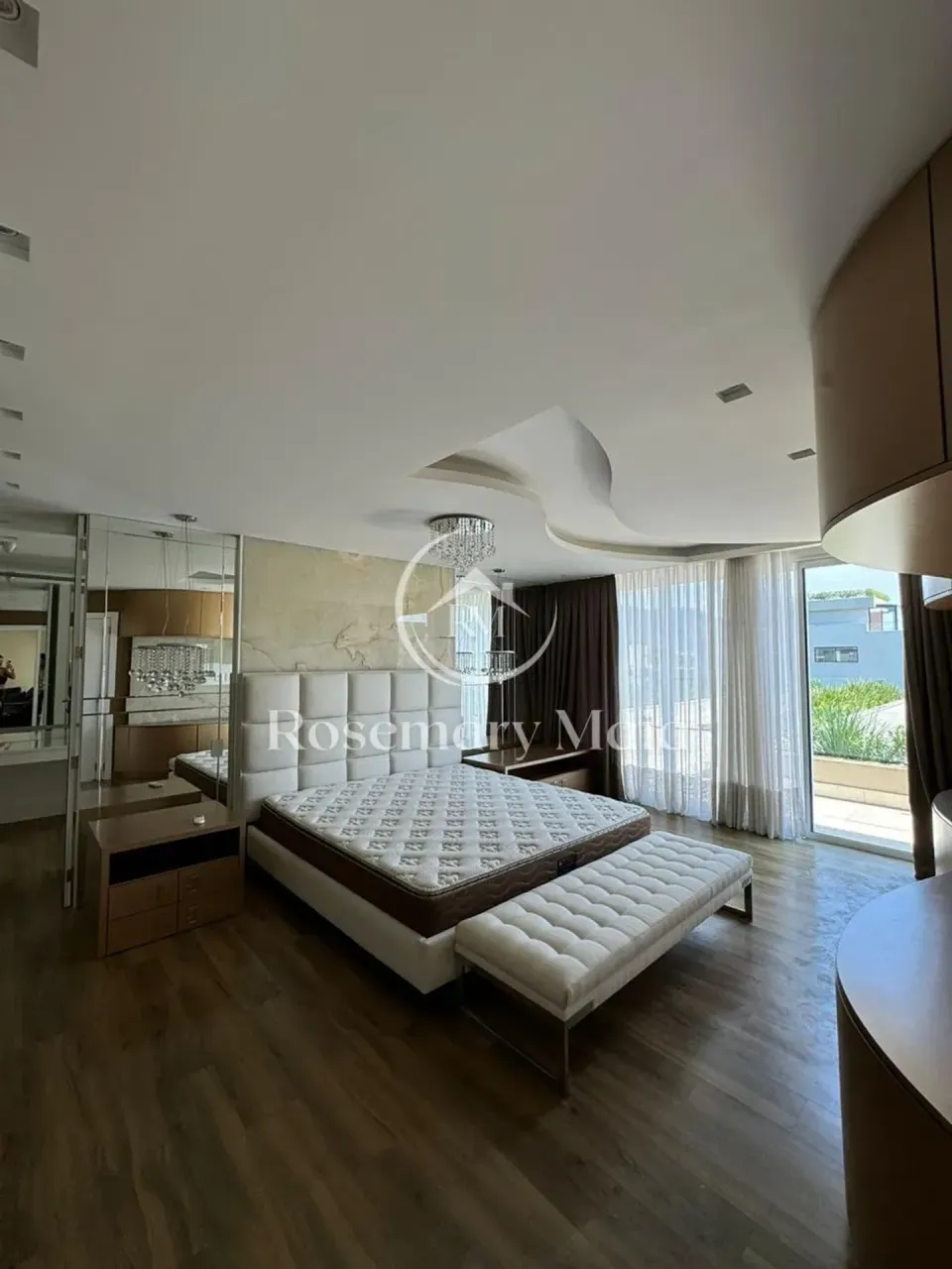 Furnished 1700 m² house with 5 bedrooms and open-plan kitchen — photo 8