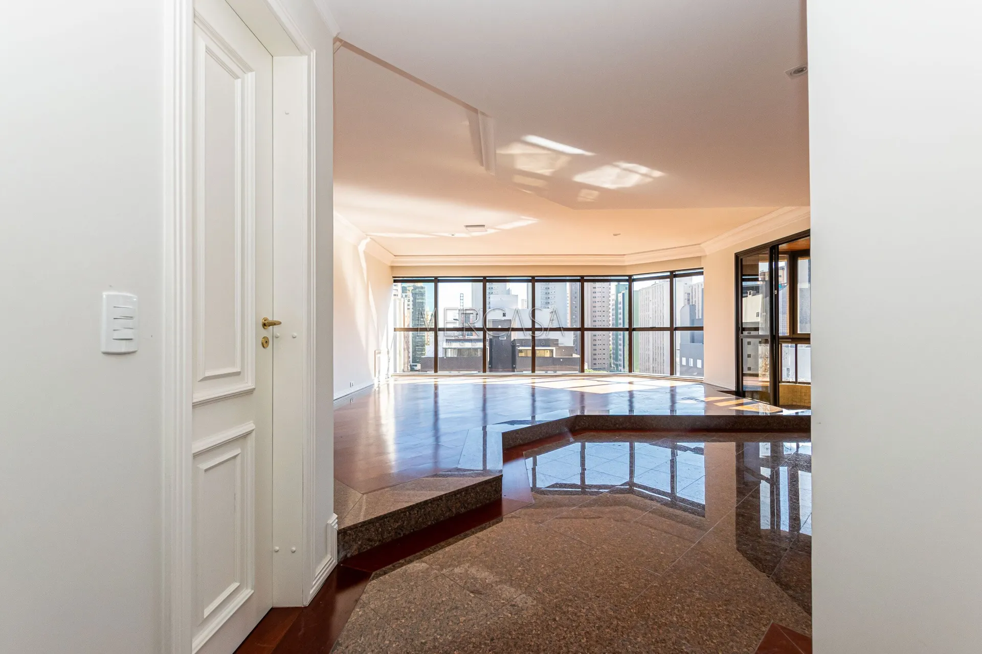 Apartamento com 3 quartos, 5 banheiros e 4 vagas — photo 6