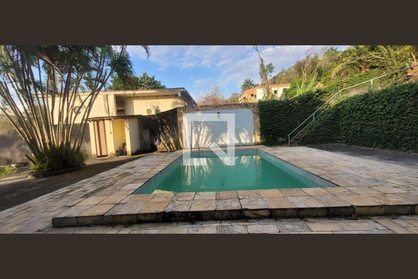 Furnished house, 1100 m², with a home office