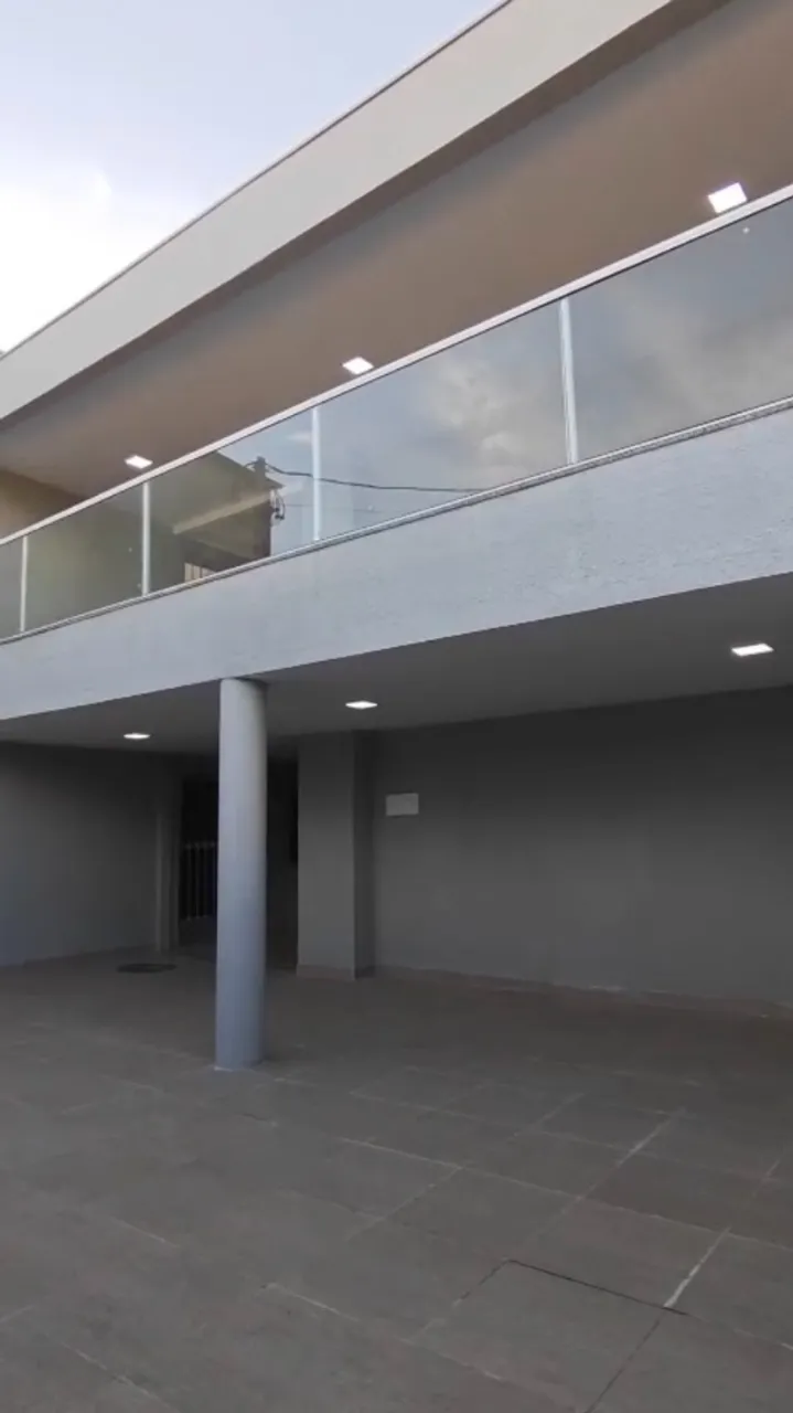 House in a gated community with laundry area — photo 3