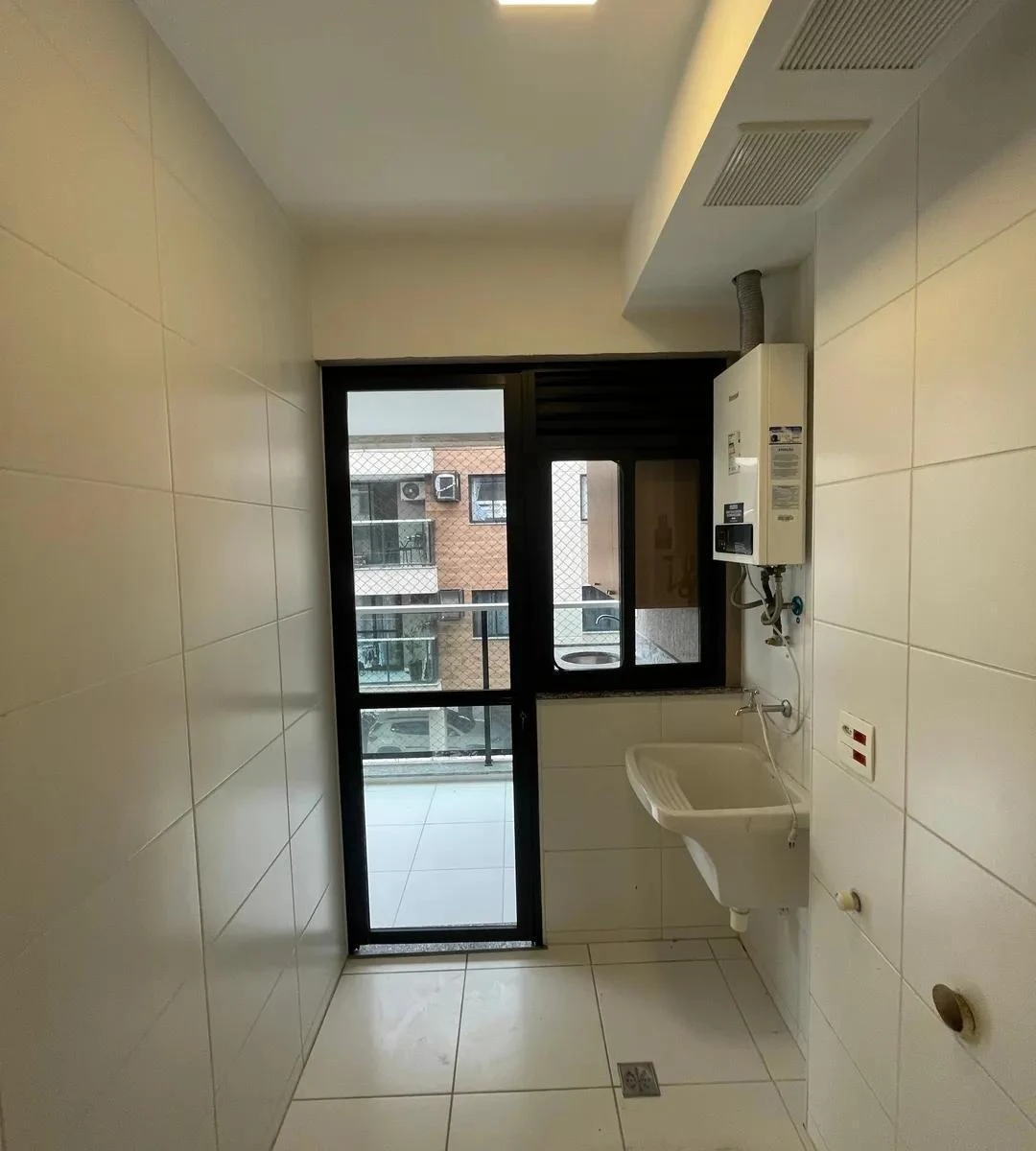 69 m² apartment with 3 bedrooms and 1 en-suite bath — photo 25
