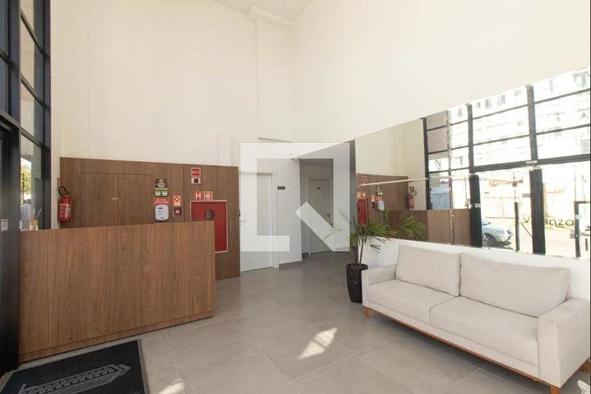 One-bedroom apartment in a building with a gym — photo 22