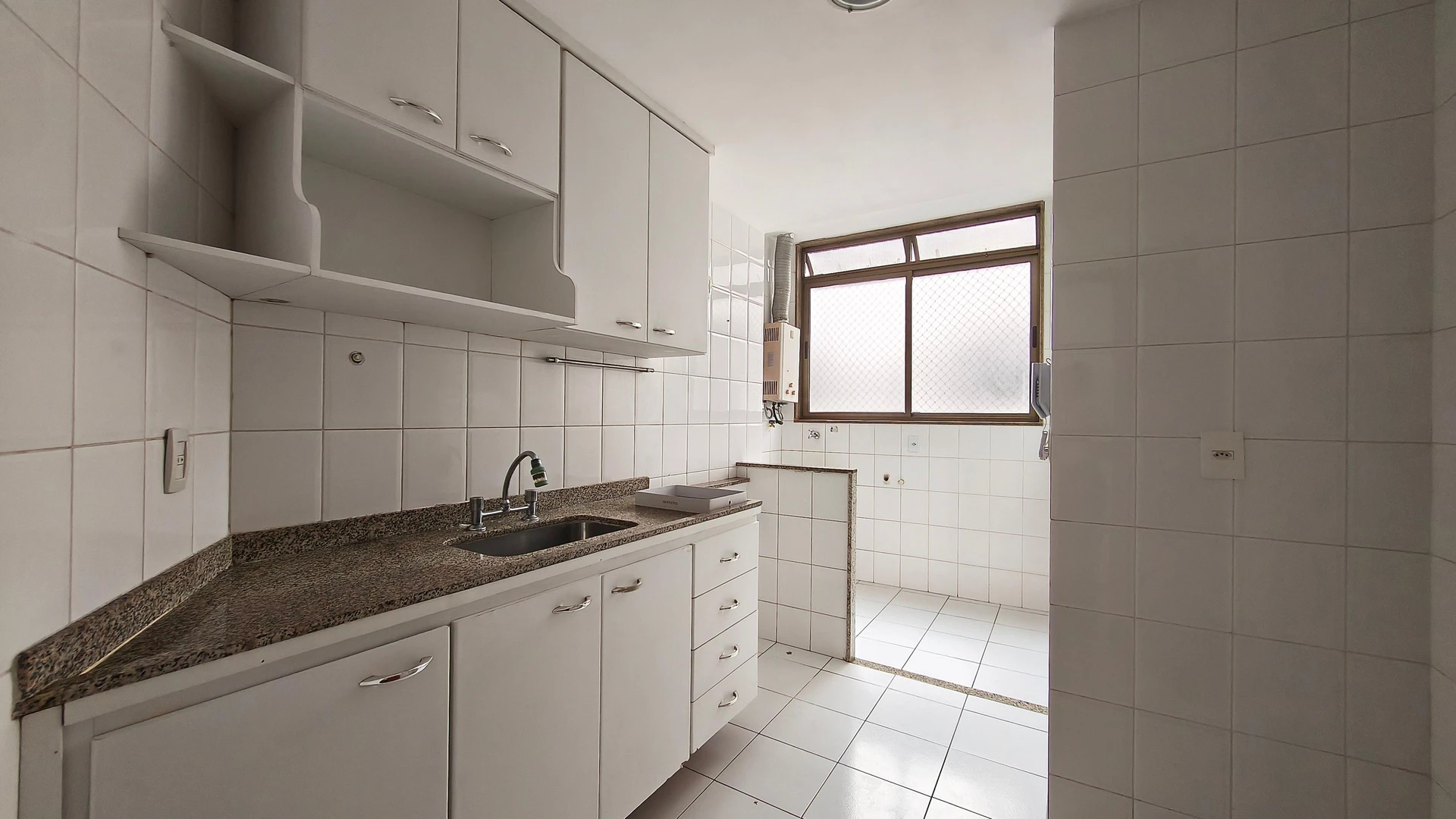 3-bedroom apartment in a building with a pool — photo 2