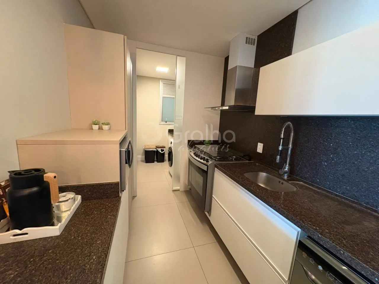 Furnished 2-bedroom apartment with 199 m² and 2 parking spaces — photo 30